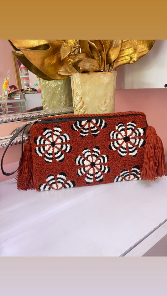 Wayu clutch/ purse